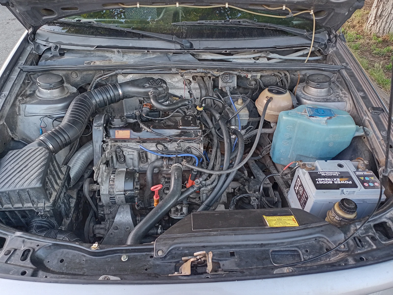 VW Passat 1.8 mi ABS, снимка 14 - Автомобили и джипове - 55098469