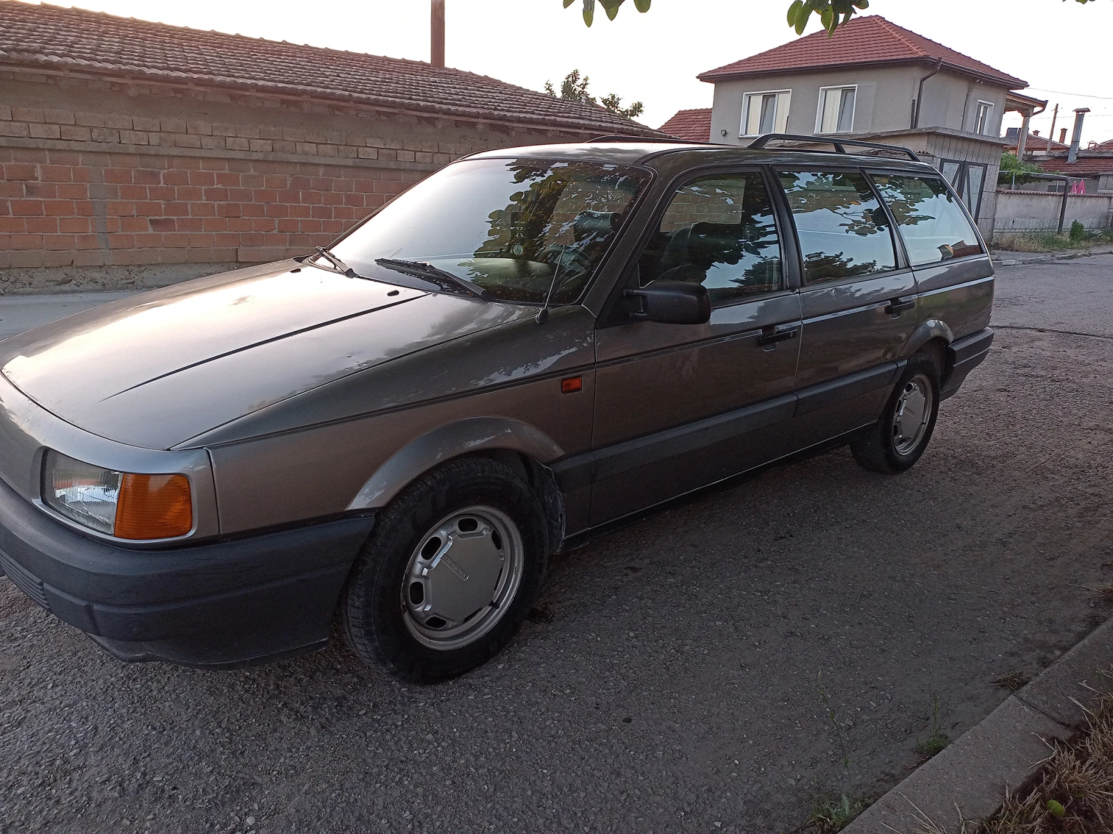 VW Passat 1.8 mi ABS, снимка 16 - Автомобили и джипове - 55098469
