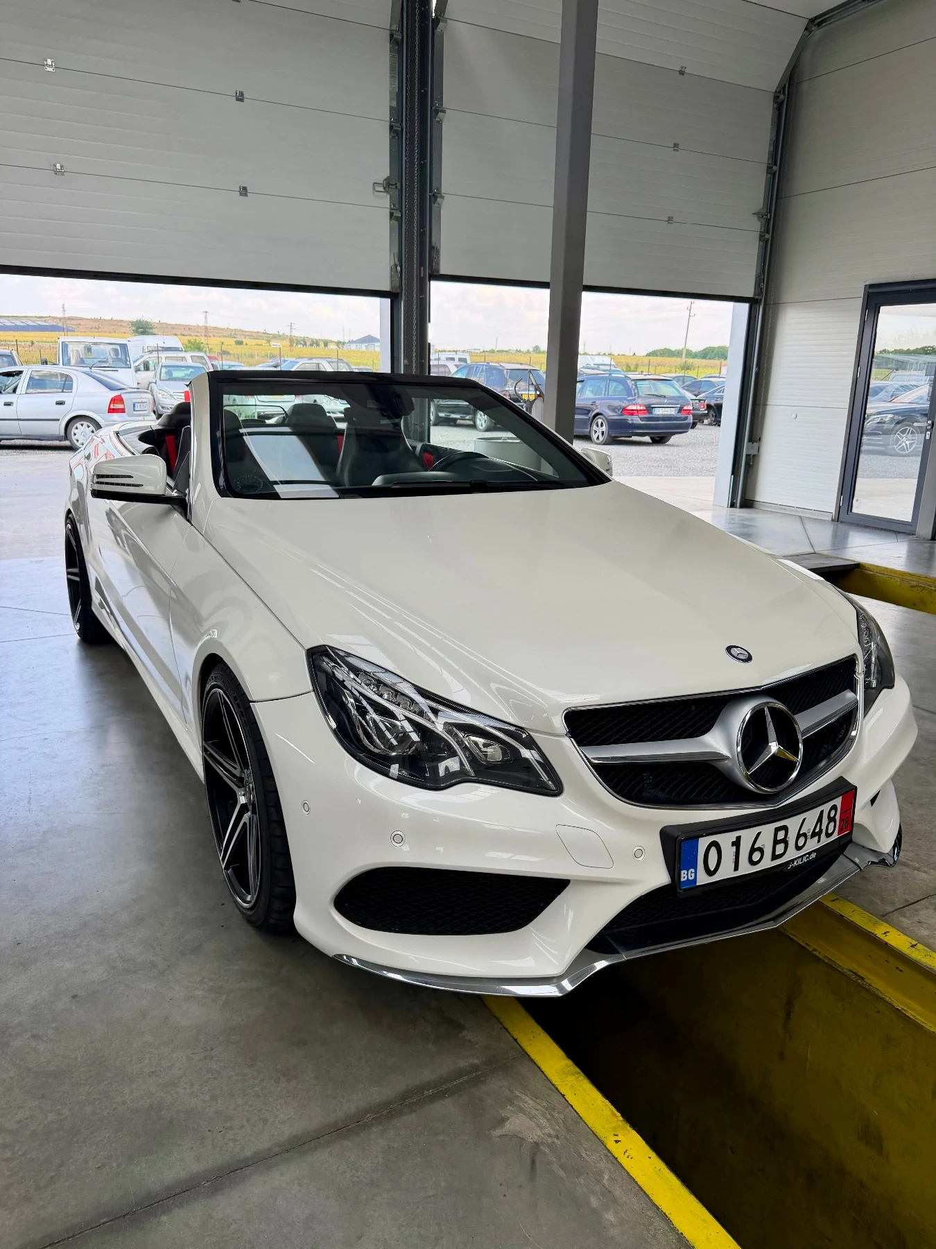 Mercedes-Benz E 220 AMG Line, снимка 15 - Автомобили и джипове - 55304207