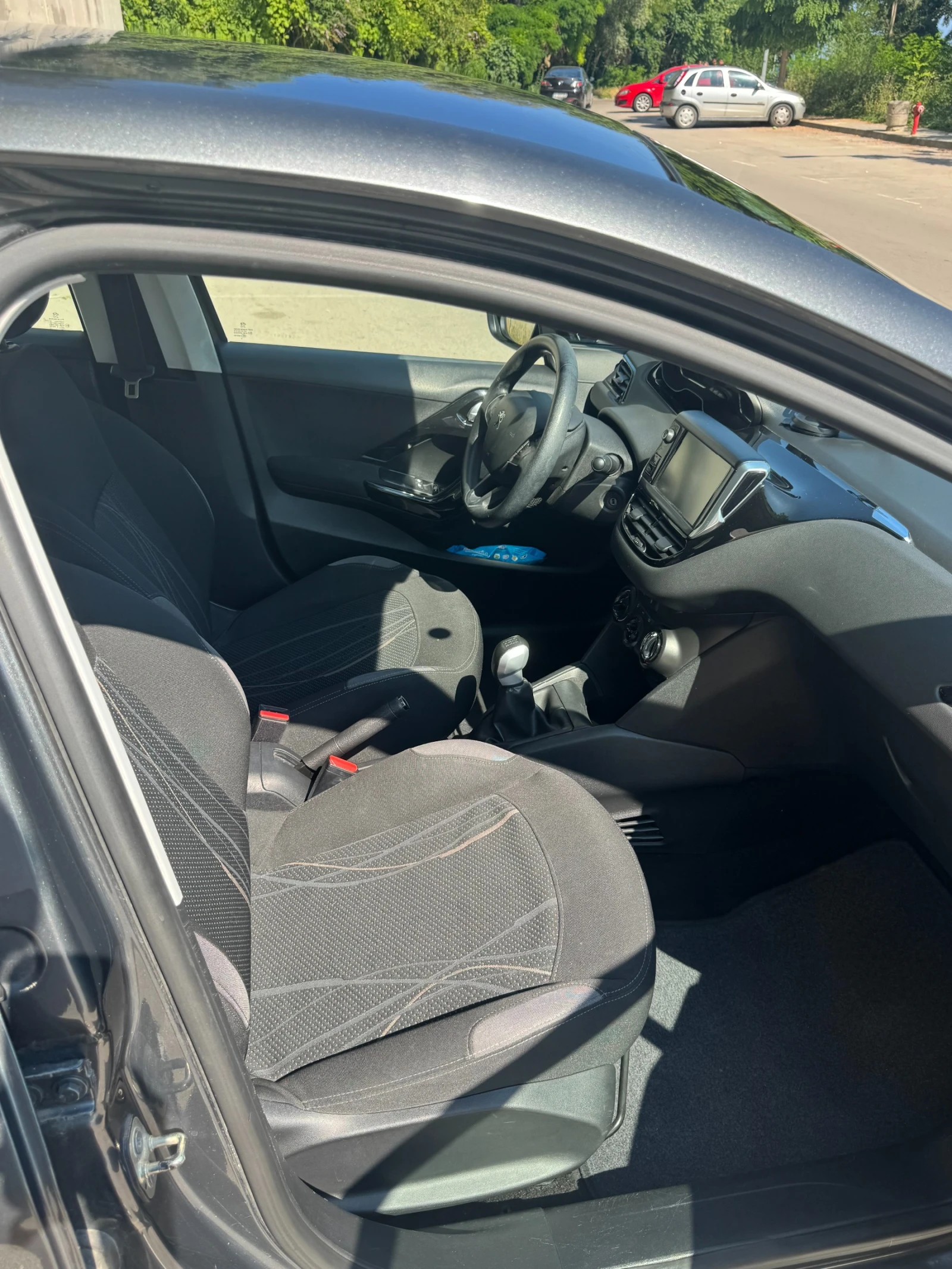Peugeot 208 1.6 E-HDi 92 к.с., снимка 9 - Автомобили и джипове - 55343240