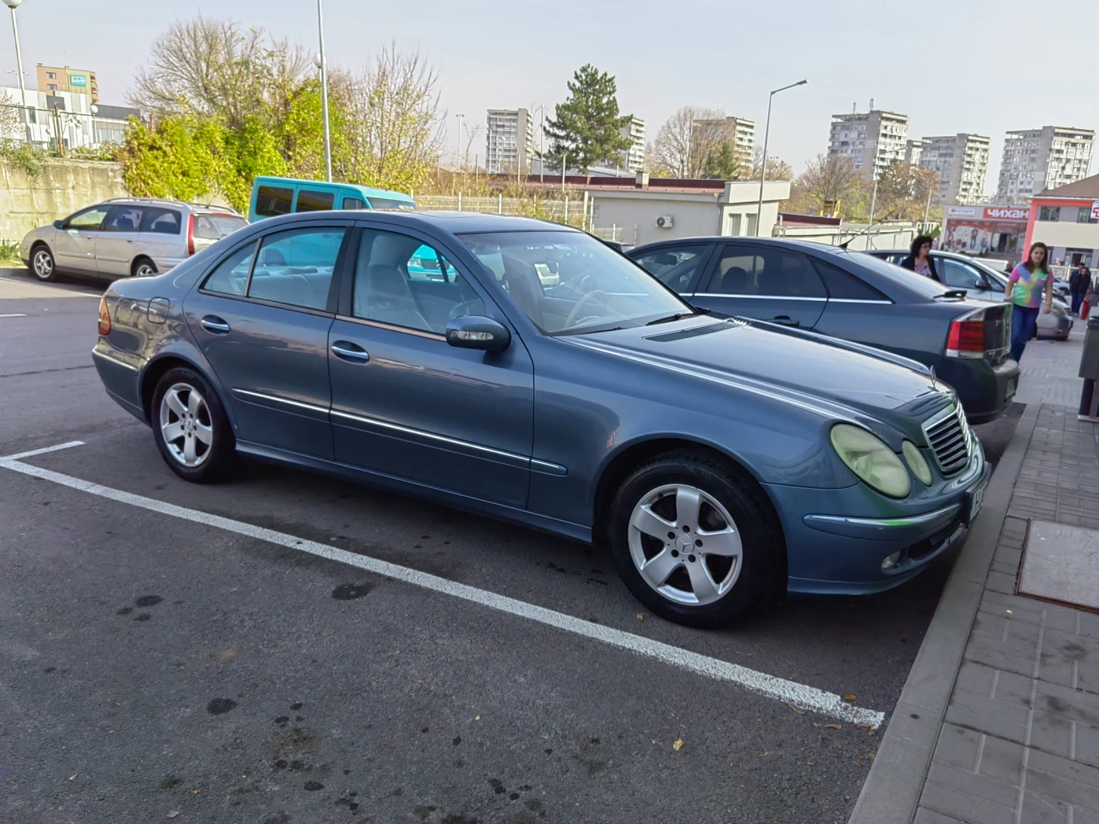 Mercedes-Benz E 270, снимка 3 - Автомобили и джипове - 55343940