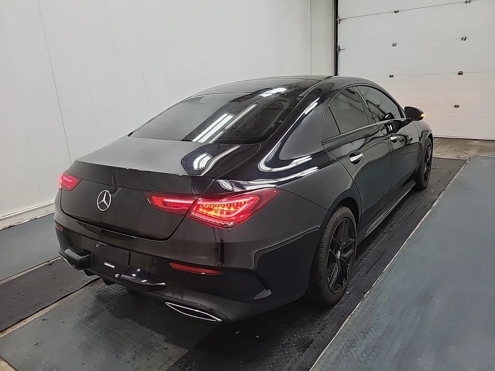 Mercedes-Benz CLA 250 * ПОДГРЕВ* KEYLESS GO* NIGHT PACKAGE* , снимка 4 - Автомобили и джипове - 55987433
