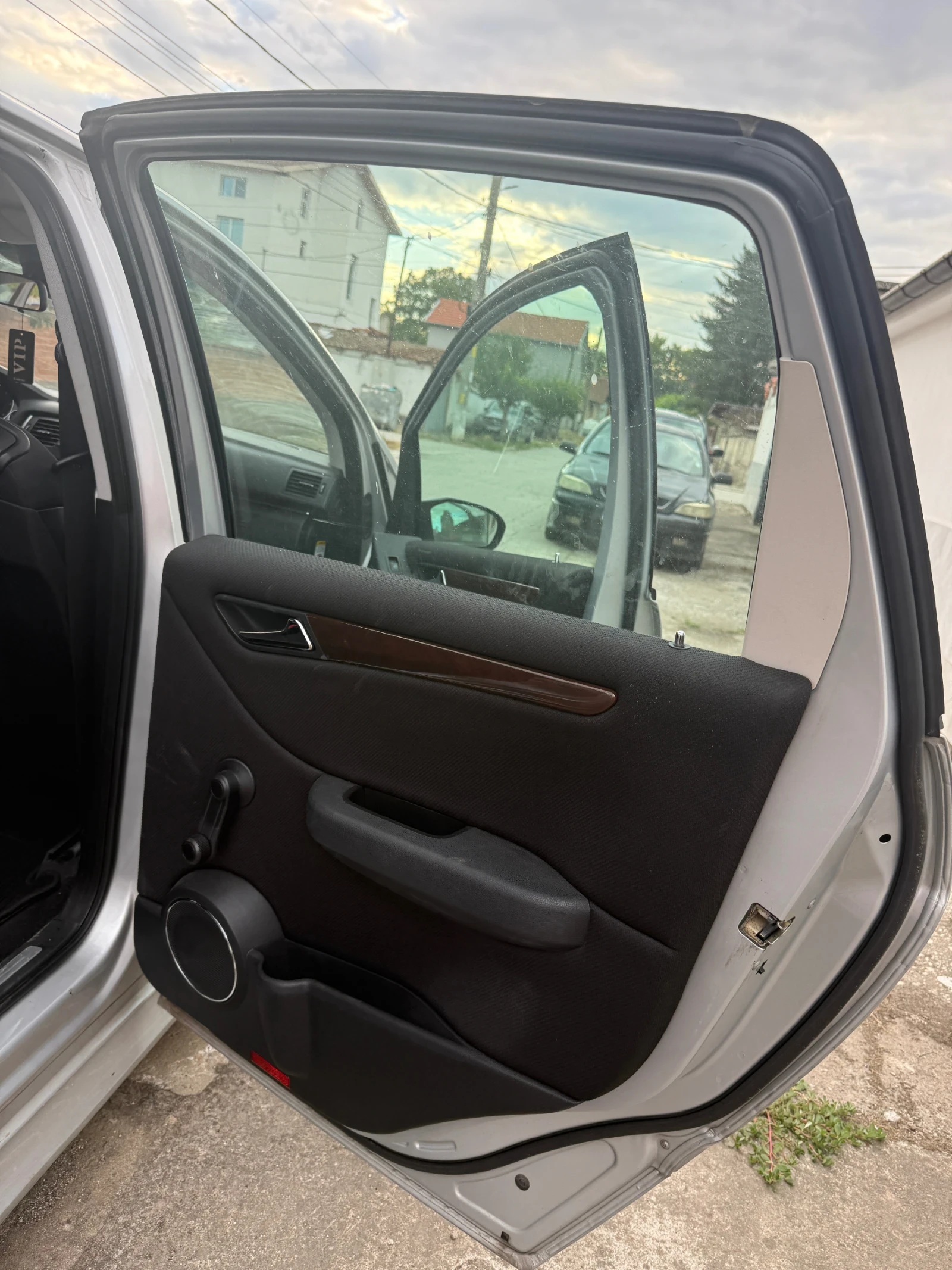 Mercedes-Benz B 200, снимка 9 - Автомобили и джипове - 56013094