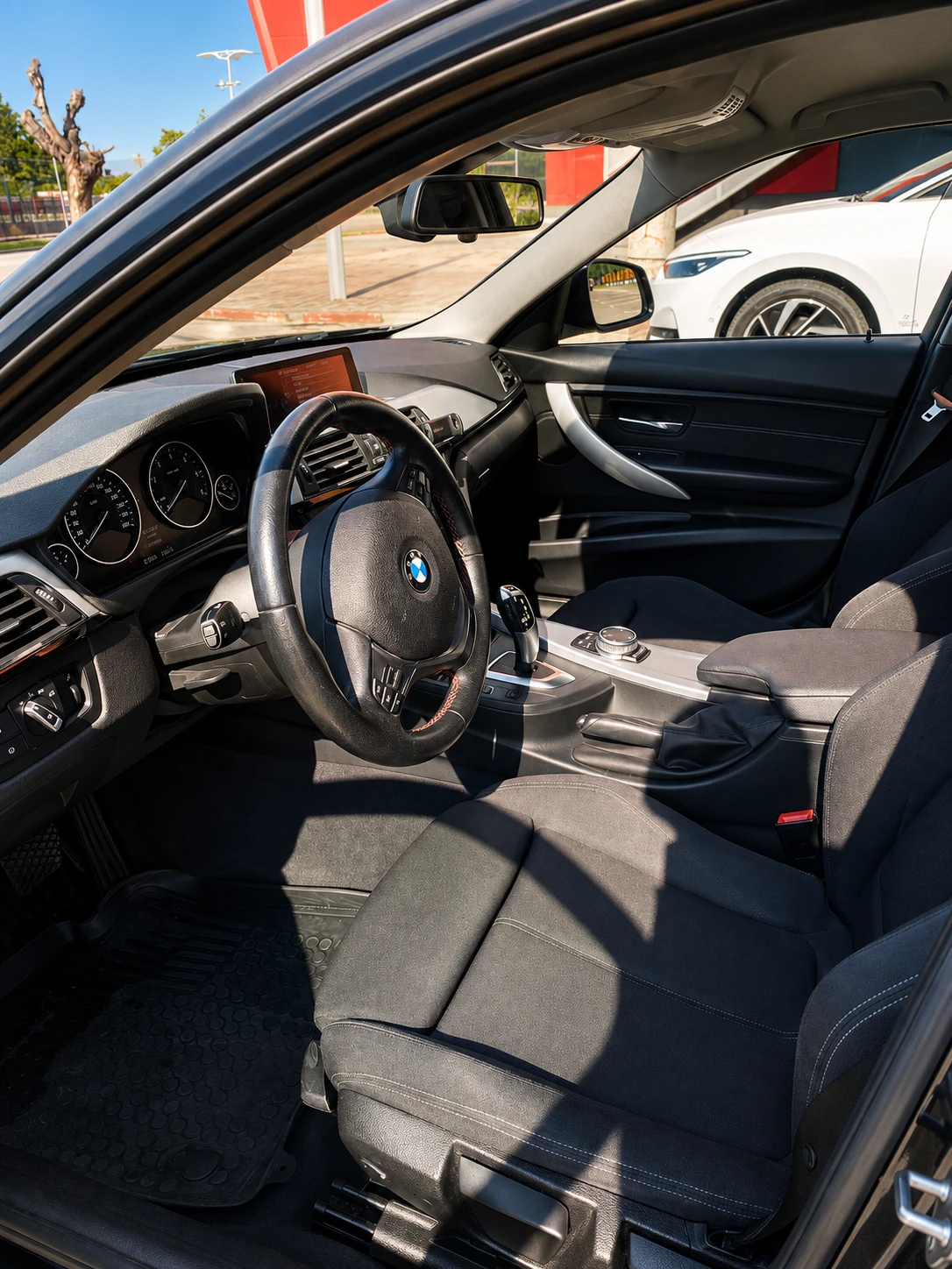 BMW 320, снимка 4 - Автомобили и джипове - 56057920