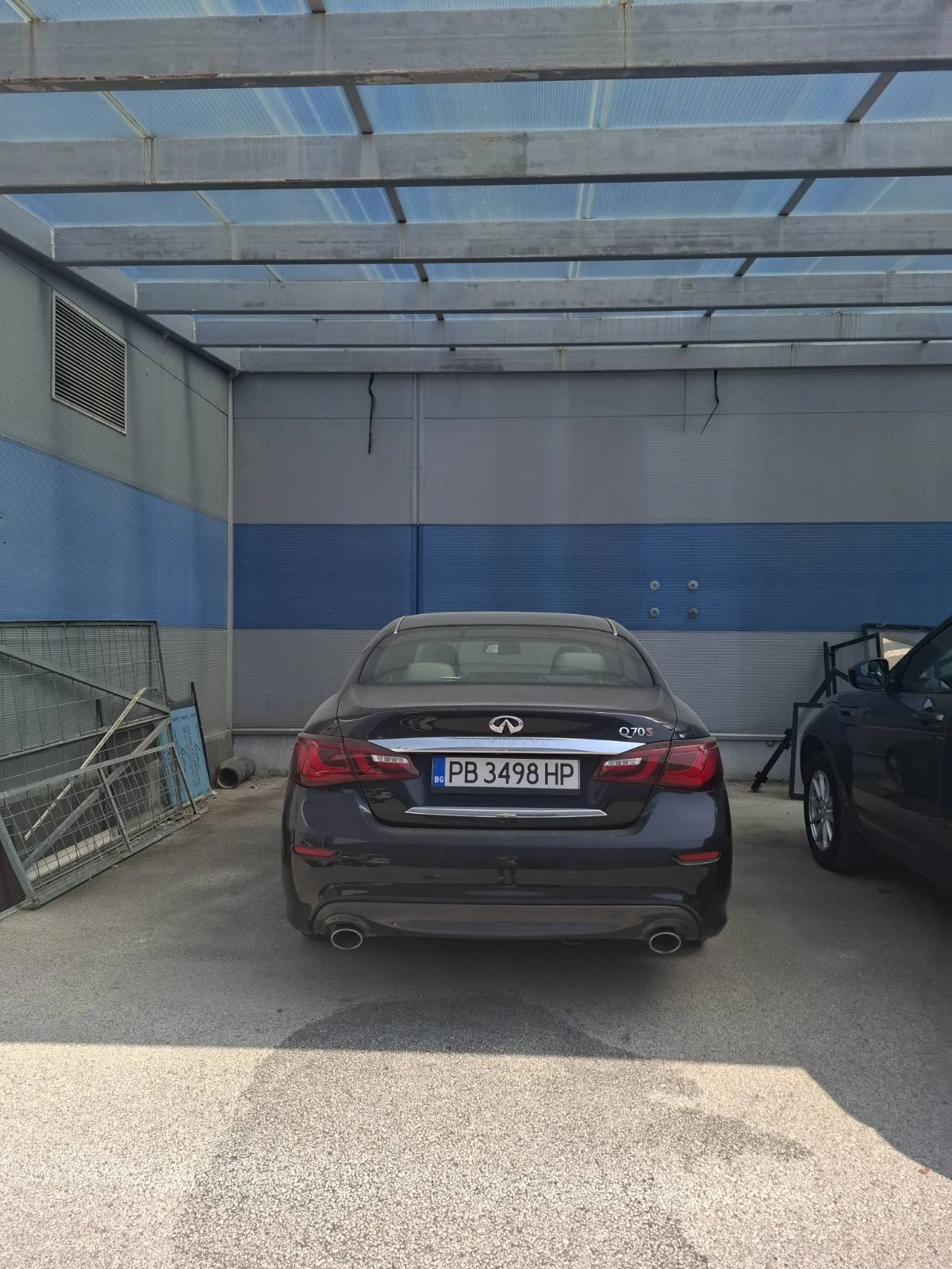 Infiniti Q70
