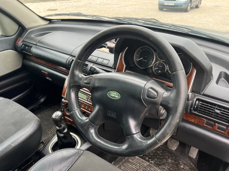 Land Rover Freelander 2.0тди, снимка 8 - Автомобили и джипове - 48961301