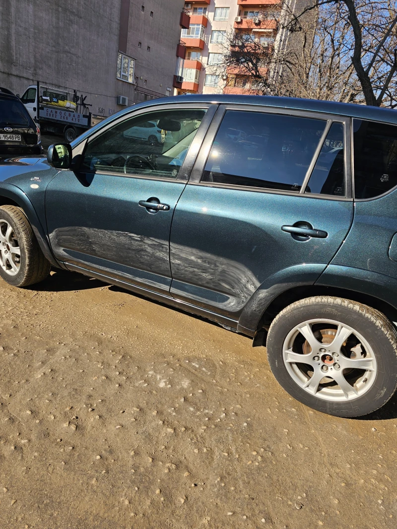 Toyota Rav4 джип, снимка 4 - Автомобили и джипове - 49026661