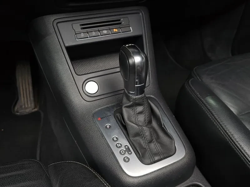 VW Tiguan 2.0 Tdi Premium 5N, снимка 9 - Автомобили и джипове - 56207424