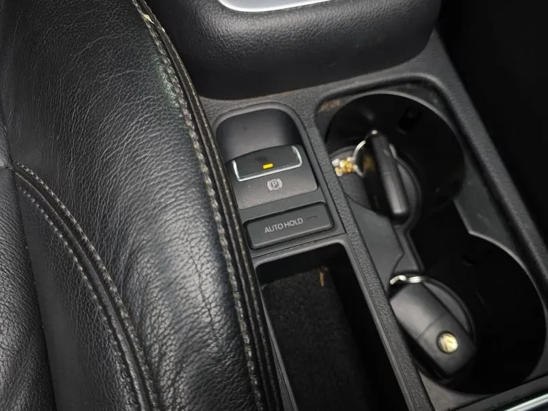 VW Tiguan 2.0 Tdi Premium 5N, снимка 17 - Автомобили и джипове - 56207424