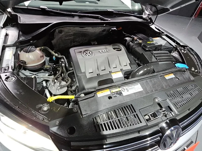 VW Tiguan 2.0 Tdi Premium 5N, снимка 6 - Автомобили и джипове - 56207424