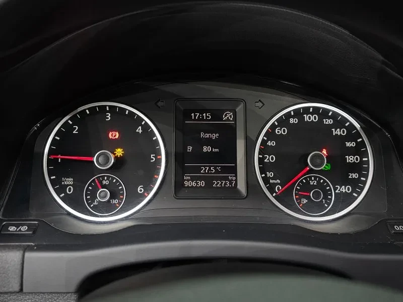 VW Tiguan 2.0 Tdi Premium 5N, снимка 8 - Автомобили и джипове - 56207424
