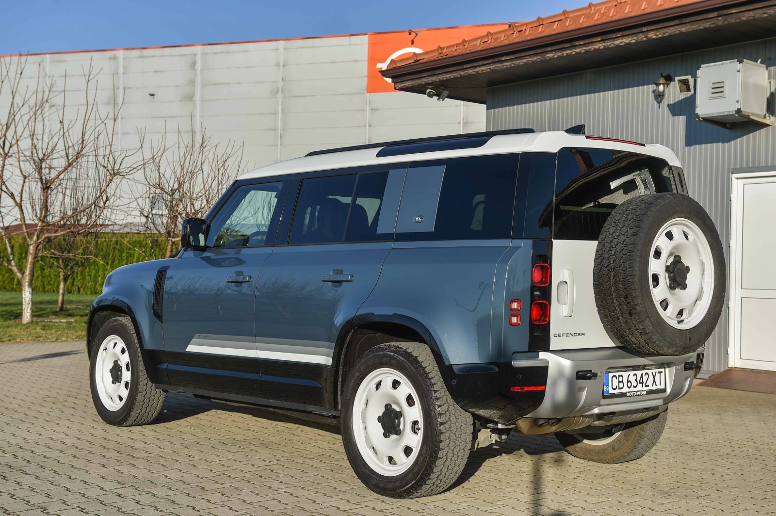 Land Rover Defender 110  D300 X-Dynamic SE - изображение 7