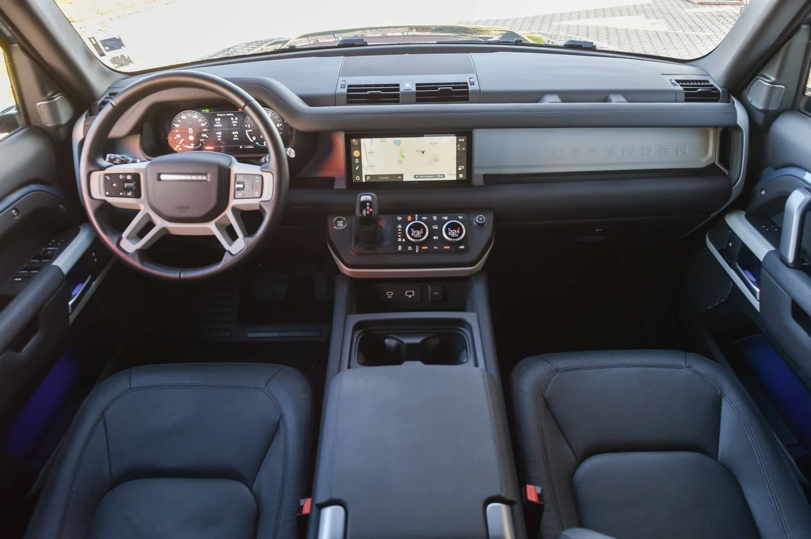 Land Rover Defender 110  D300 X-Dynamic SE - изображение 10