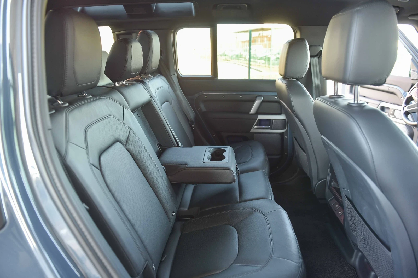 Land Rover Defender 110  D300 X-Dynamic SE | Mobile.bg   12