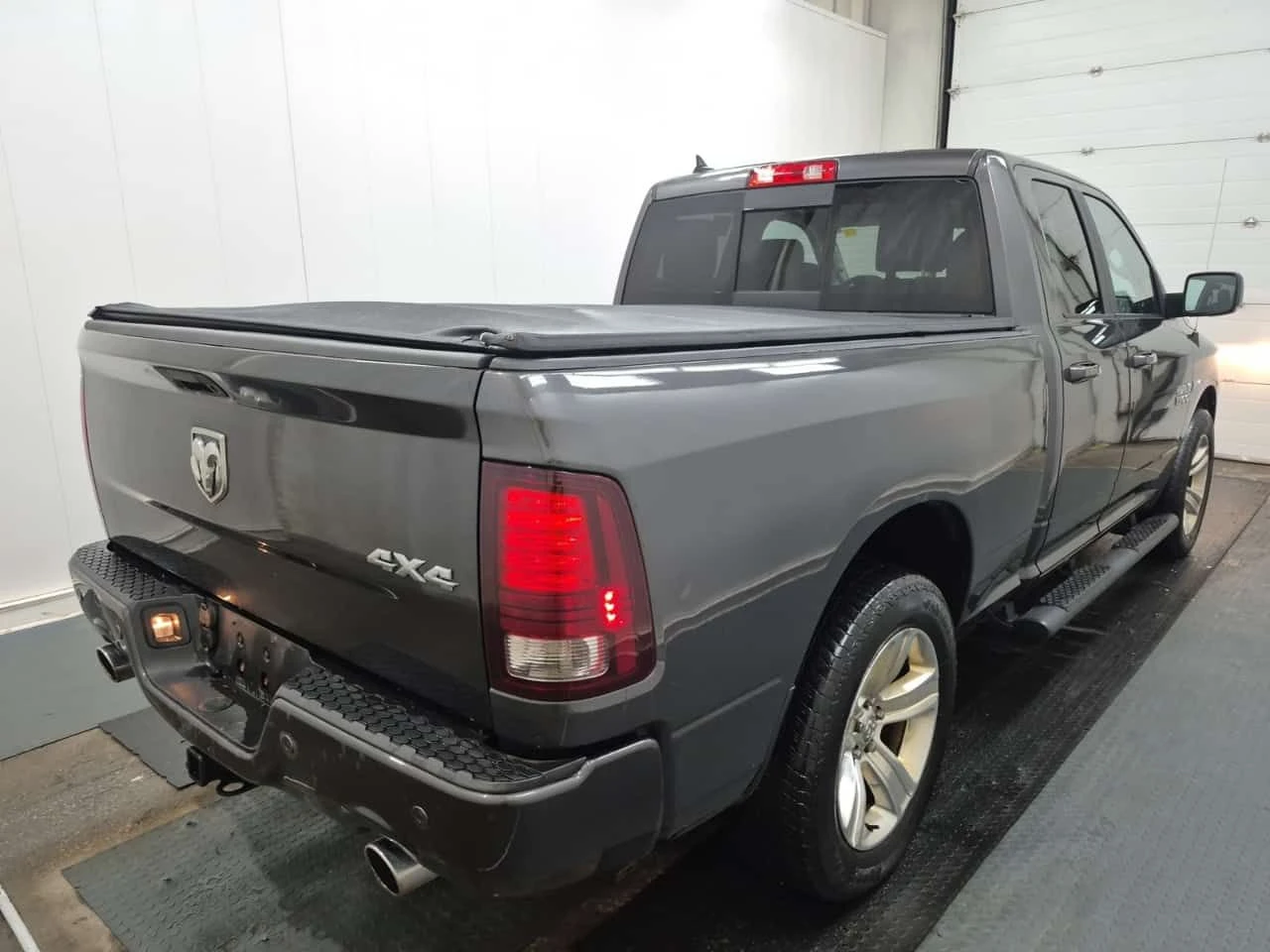 Dodge RAM 1500 * SPORT * CARFAX * ЦЕНА ДО БГ, снимка 3 - Автомобили и джипове - 54081216