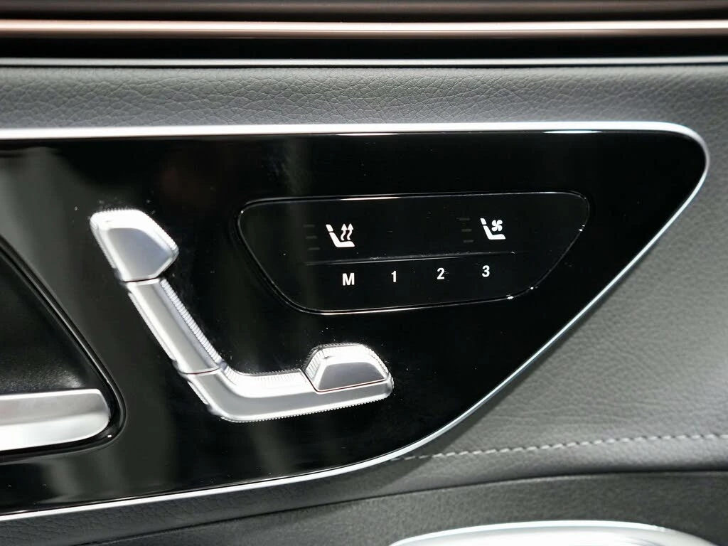 Mercedes-Benz EQE 500 4MATIC | MASSAGE | 360 | ОБДУХ | DISTRO | HUD, снимка 16 - Автомобили и джипове - 55151035