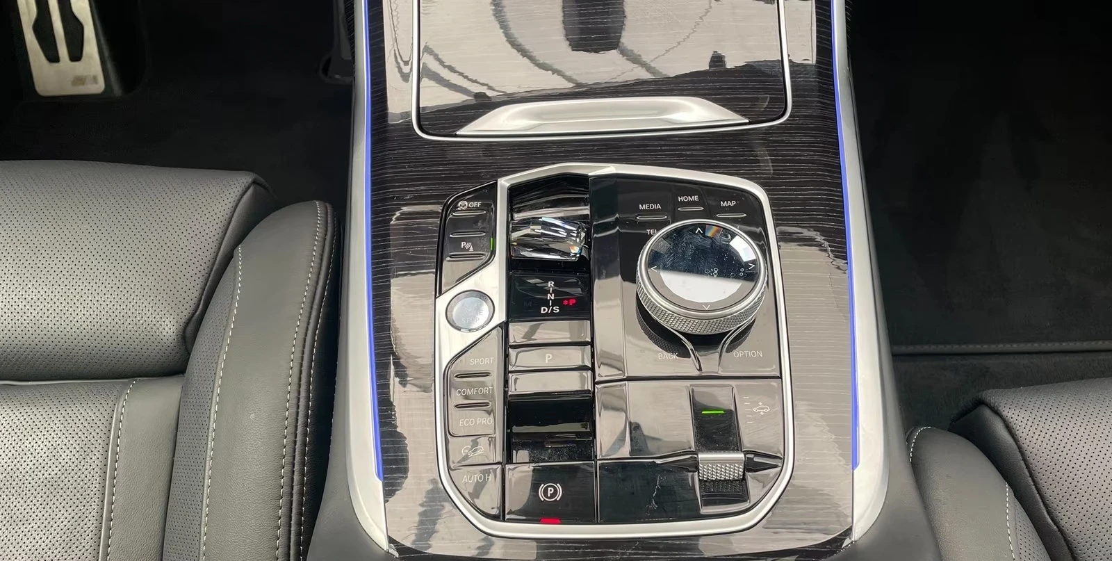 BMW X7 M60i/ M SPORT PRO/SKY LOUNGE/6 SEATS/H&K/ HUD/ 360, снимка 11 - Автомобили и джипове - 55395032