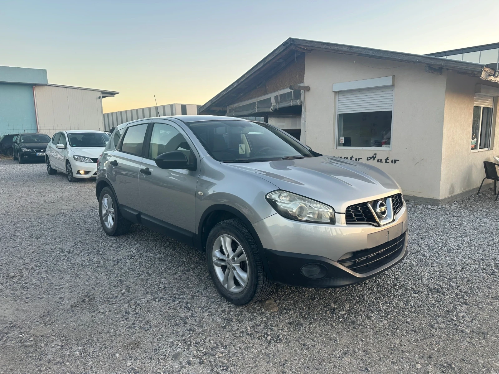 Nissan Qashqai 1.6 Бензин-Газ EURO 5 , снимка 7 - Автомобили и джипове - 55982926
