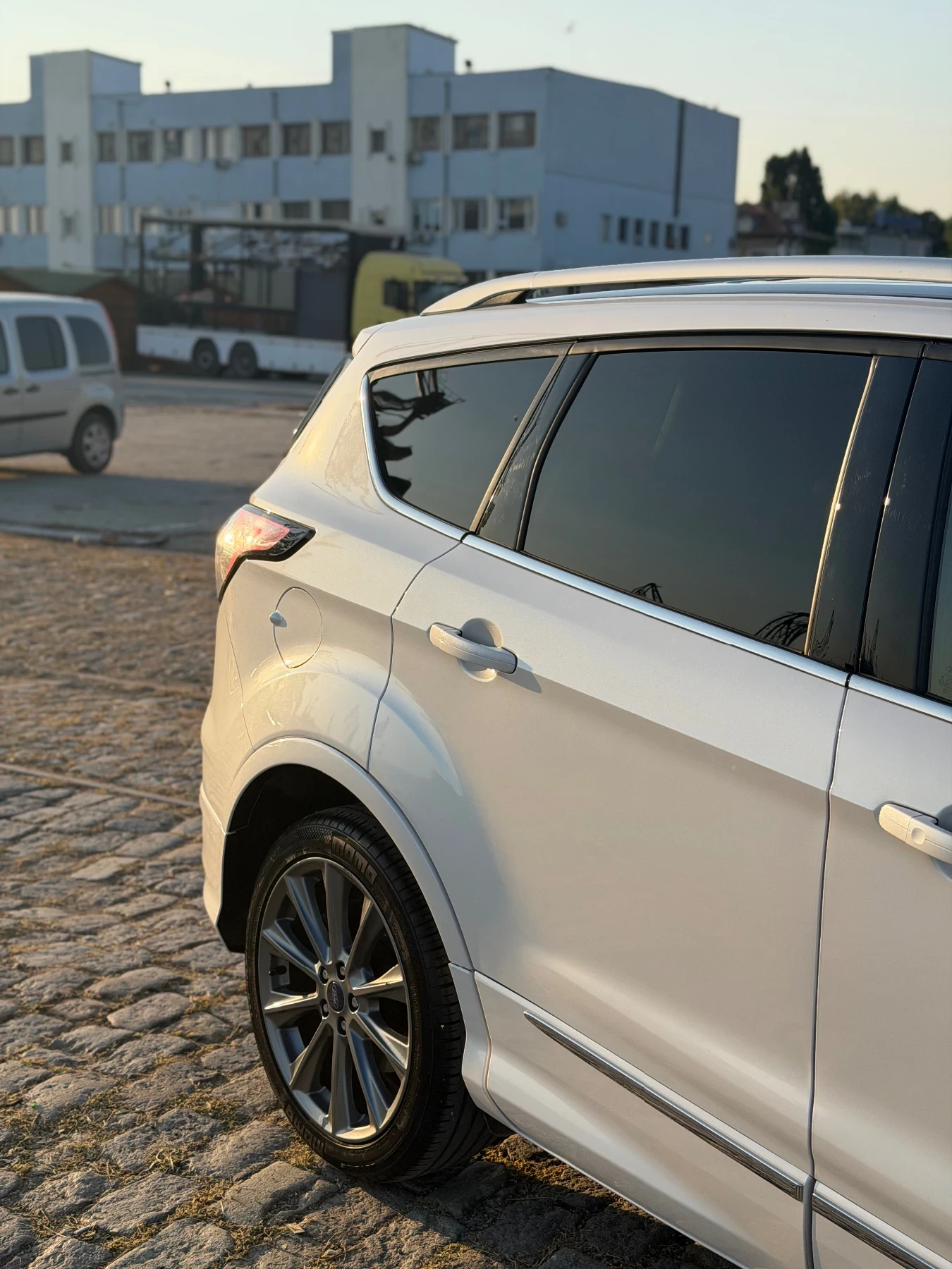 Ford Kuga, снимка 4 - Автомобили и джипове - 56048430