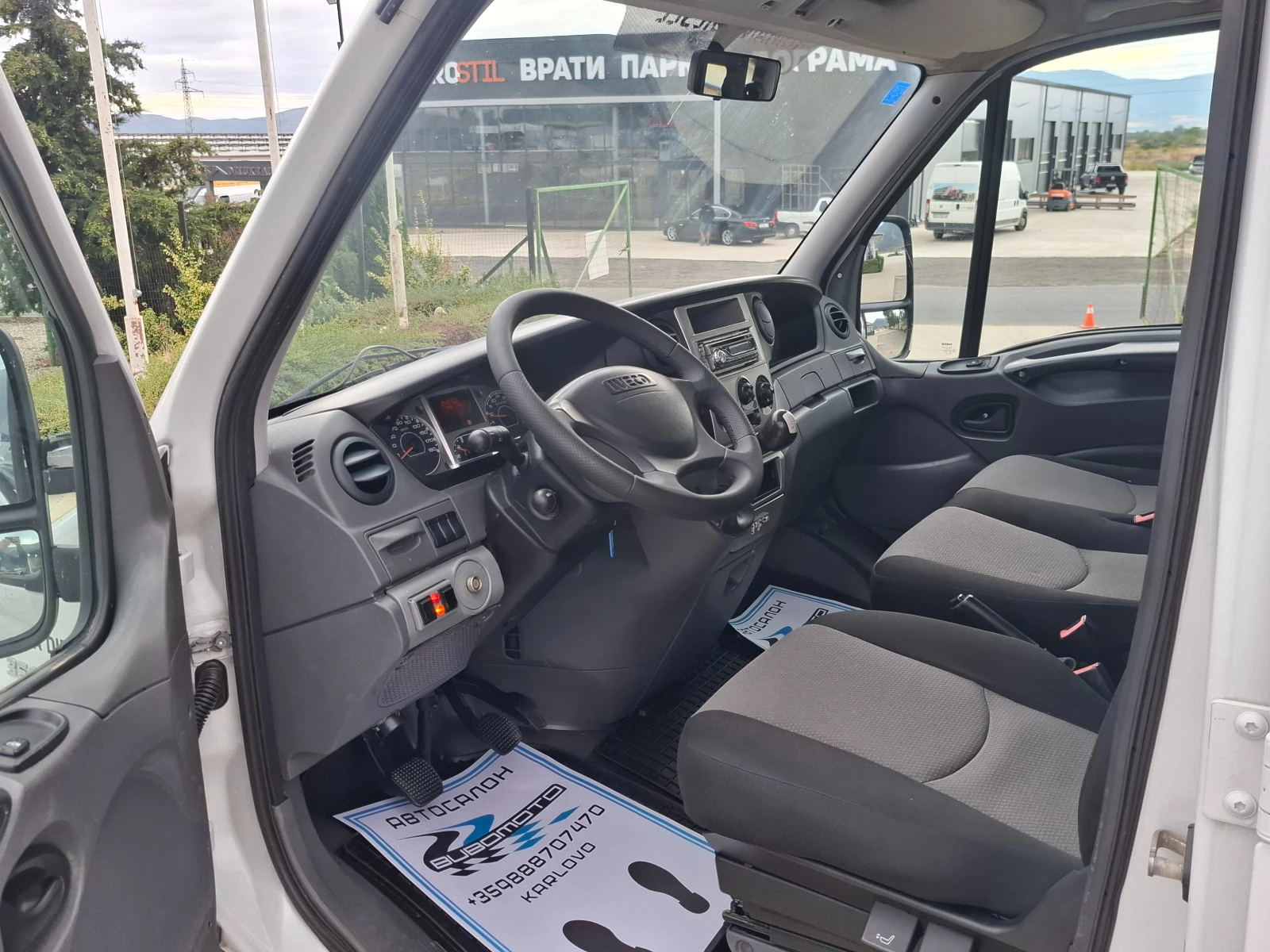 Iveco Daily 35c13/До3.5т/6+ 1/Климатик, снимка 8 - Бусове и автобуси - 56182138