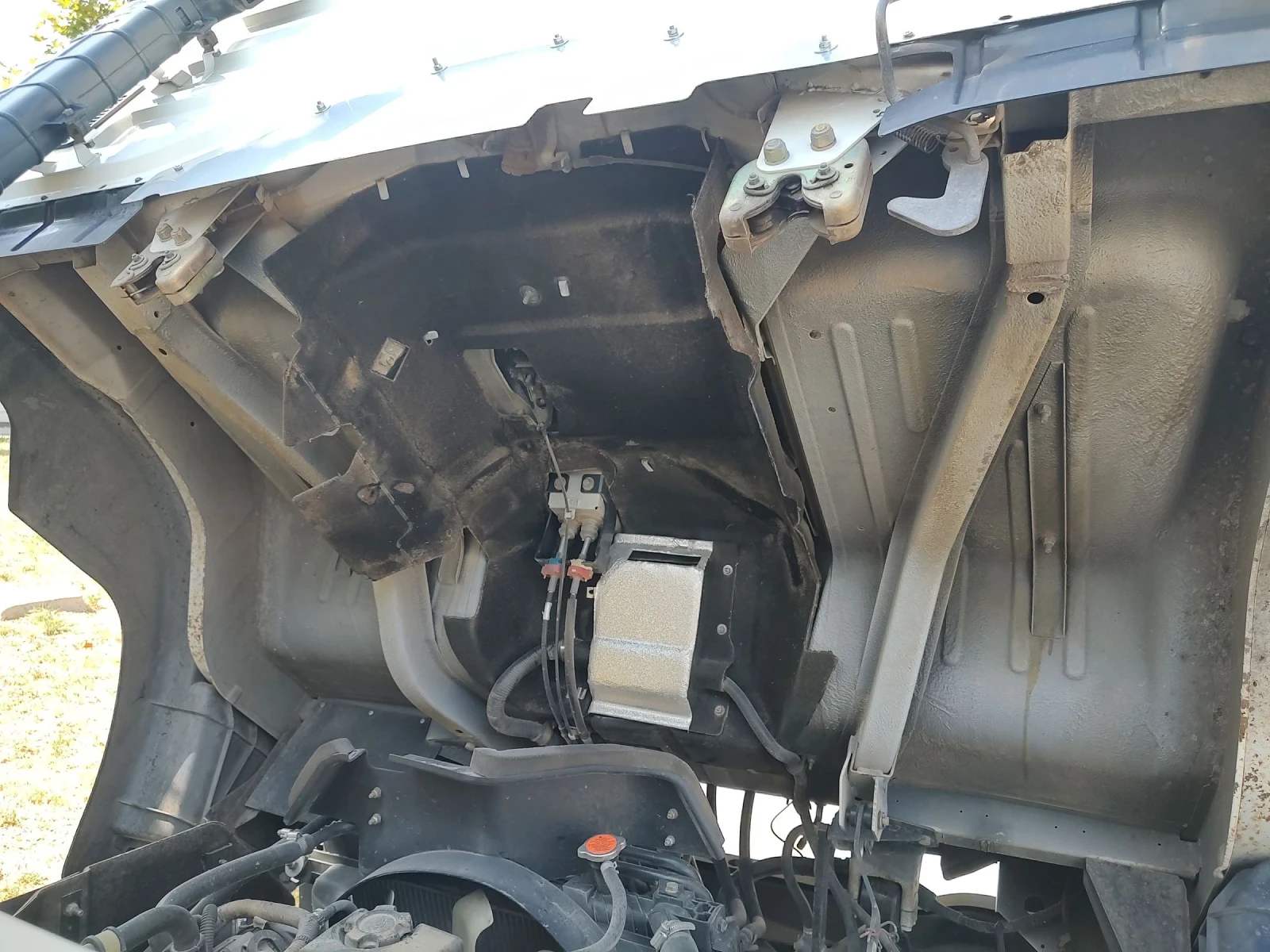 Nissan Atleon 3515 тристранен самосвал  - изображение 5