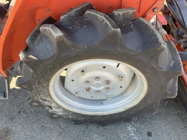 Трактор Kubota ВНОС 31.05.2026, снимка 11 - Селскостопанска техника - 54624306