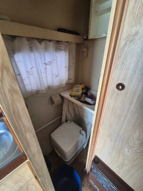 Каравана Chateau 330, снимка 8