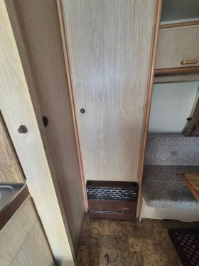 Каравана Chateau 330, снимка 7