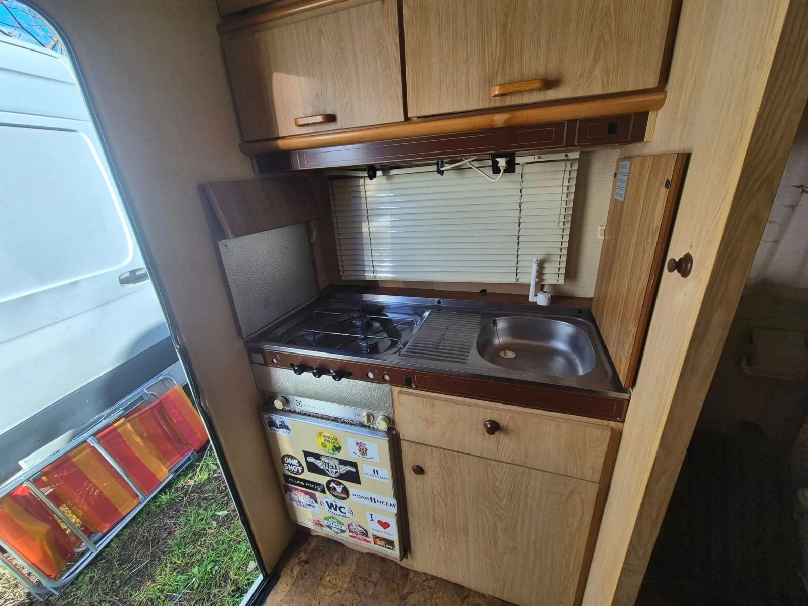 Каравана Chateau 330, снимка 9 - Каравани и кемпери - 54343557