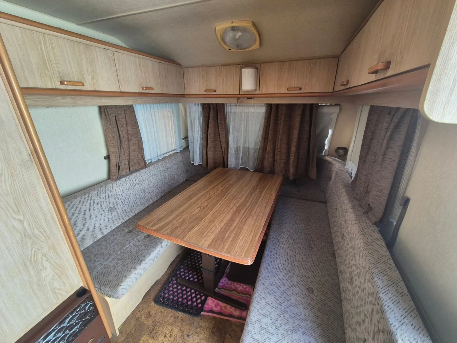 Каравана Chateau 330, снимка 5 - Каравани и кемпери - 54343557