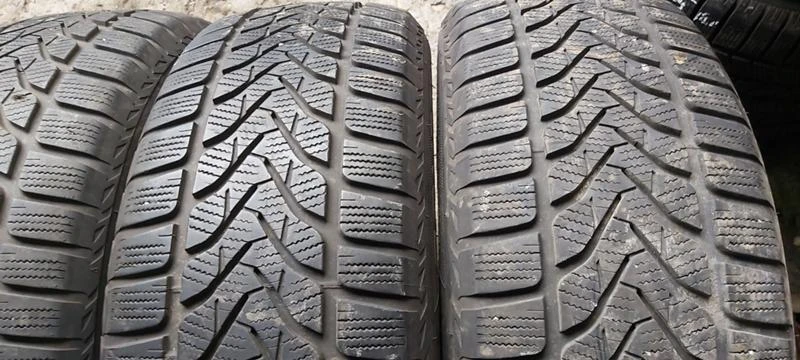 Гуми Зимни 235/60R18, снимка 3 - Гуми и джанти - 34707083