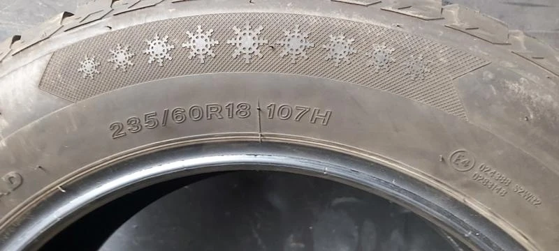 Гуми Зимни 235/60R18, снимка 6 - Гуми и джанти - 34707083