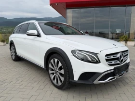 Mercedes-Benz E 220 Нави/Панорама/Сервизна история/4MATIC, снимка 3