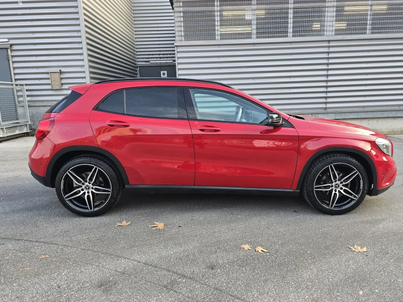 Mercedes-Benz GLA 180 180-BENZIN/AVTOMAT/SHADOW-LINE, снимка 4 - Автомобили и джипове - 48444028