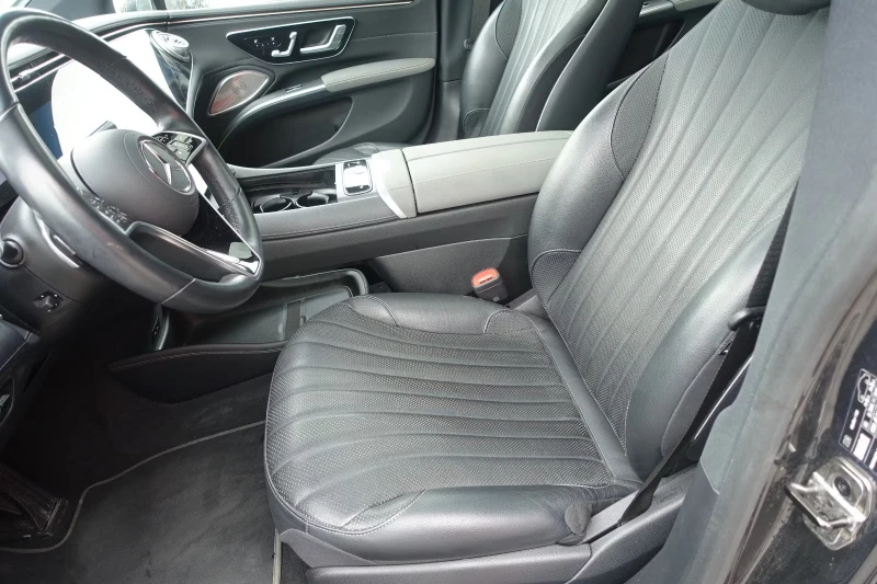 Mercedes-Benz EQS 580/4MATIC/523HP/PANO/BURM/MEMO/HUD/360/339g, снимка 8 - Автомобили и джипове - 51754888