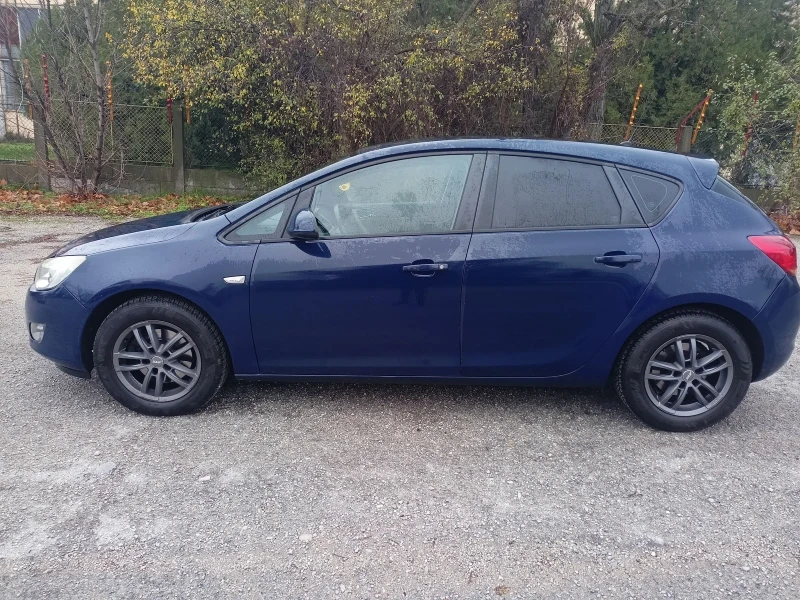 Opel Astra 1.7, снимка 4 - Автомобили и джипове - 52861709