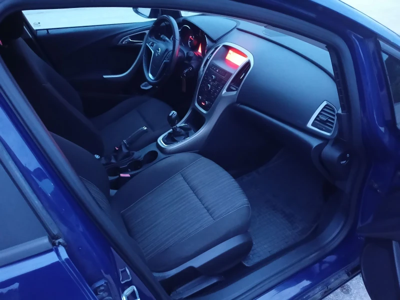Opel Astra 1.7, снимка 11 - Автомобили и джипове - 52861709