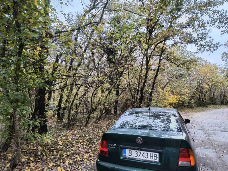 VW Polo Седан, снимка 4 - Автомобили и джипове - 53164150