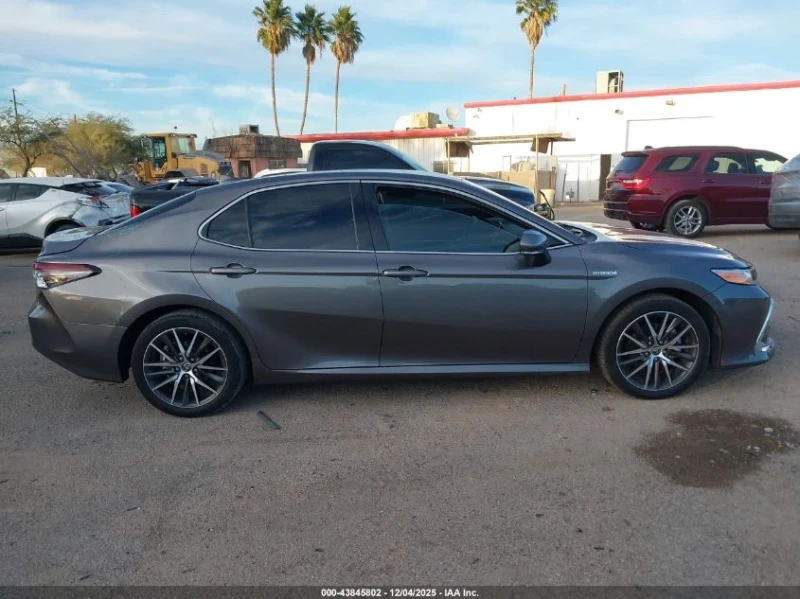 Toyota Camry XLE HYBRID , снимка 13 - Автомобили и джипове - 53364247