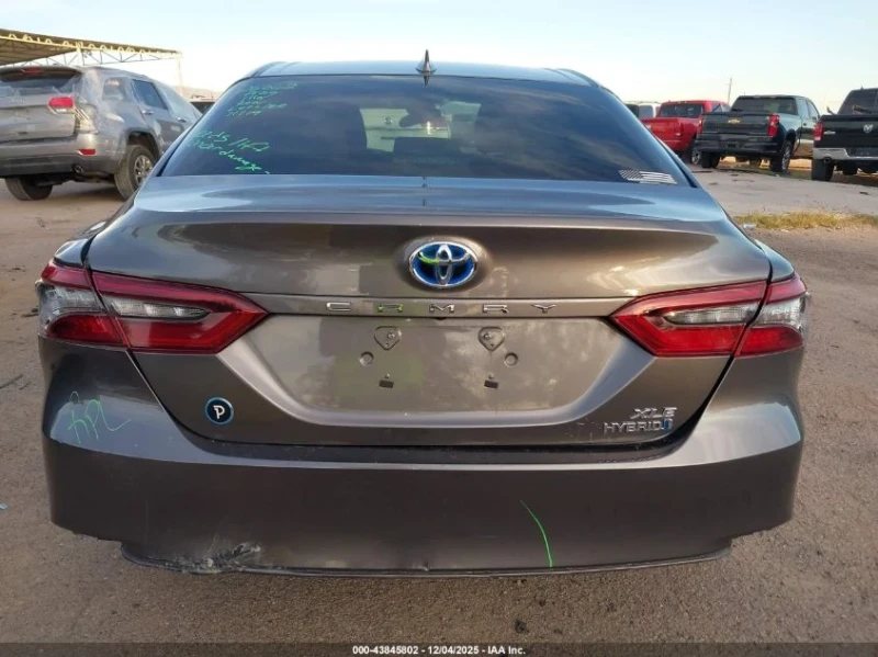 Toyota Camry XLE HYBRID , снимка 16 - Автомобили и джипове - 53364247