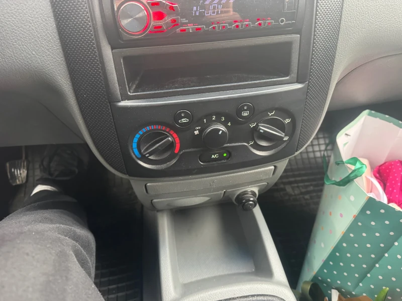 Chevrolet Kalos 1.2 i, снимка 14 - Автомобили и джипове - 53508373