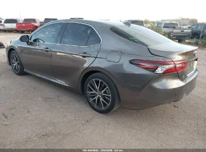 Toyota Camry XLE HYBRID  - изображение 3