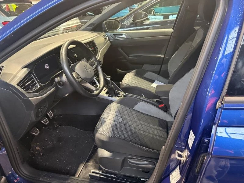 VW Taigo 1.0 TSI R-line, снимка 8 - Автомобили и джипове - 54591759