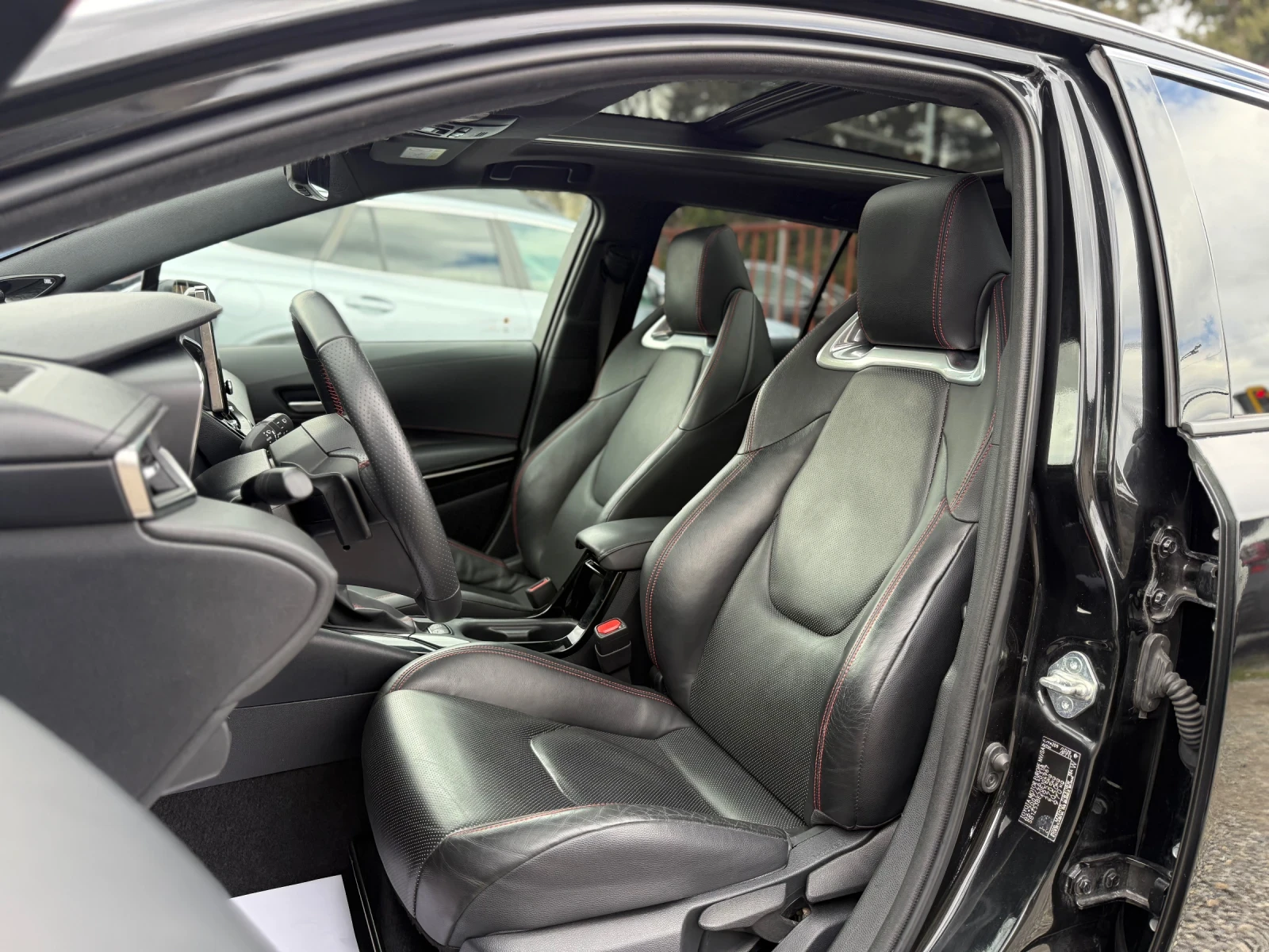 Toyota Corolla 2.0/184/ GR-sport - изображение 8