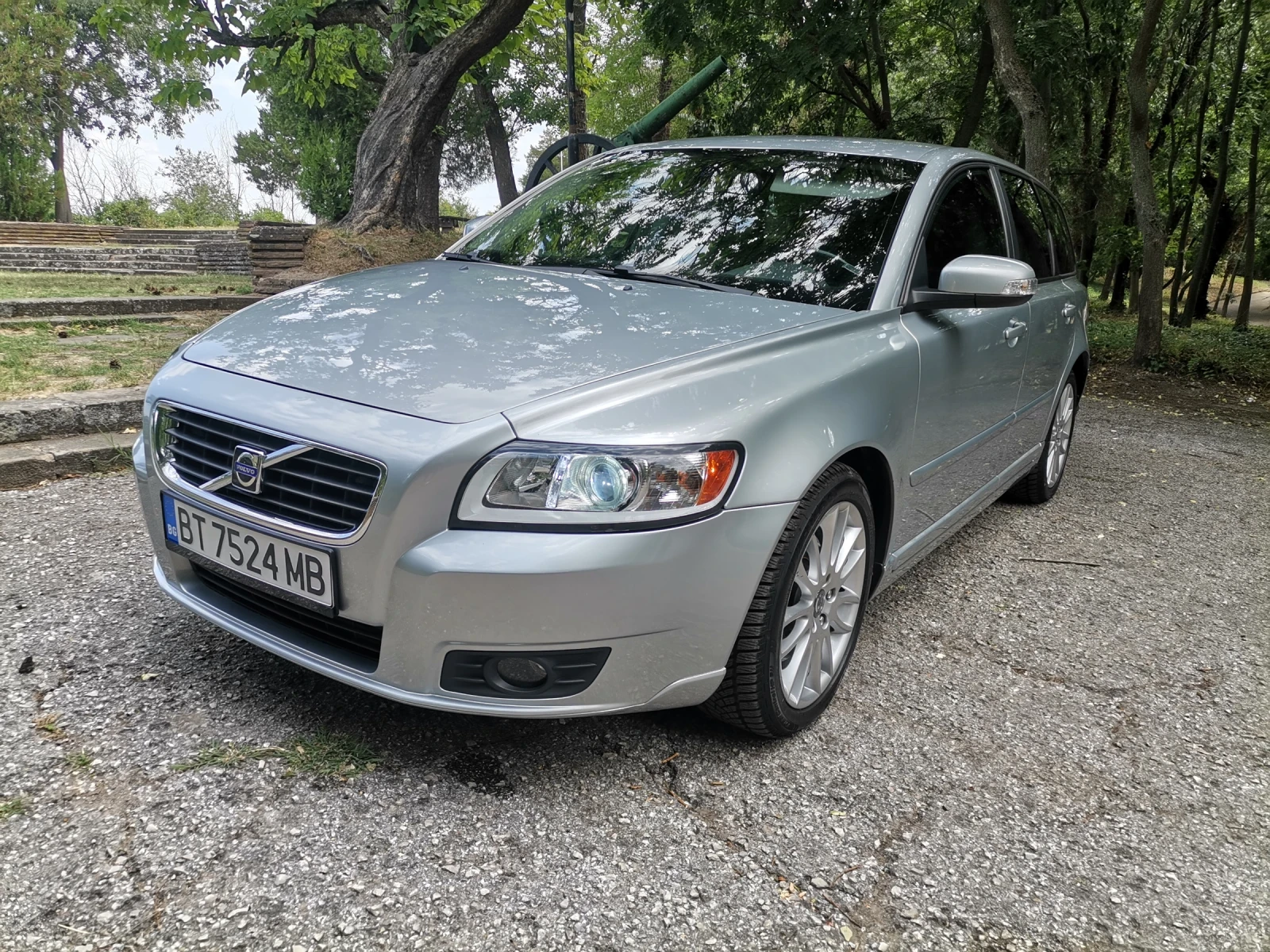 Volvo V50 2.0 HDI - изображение 3