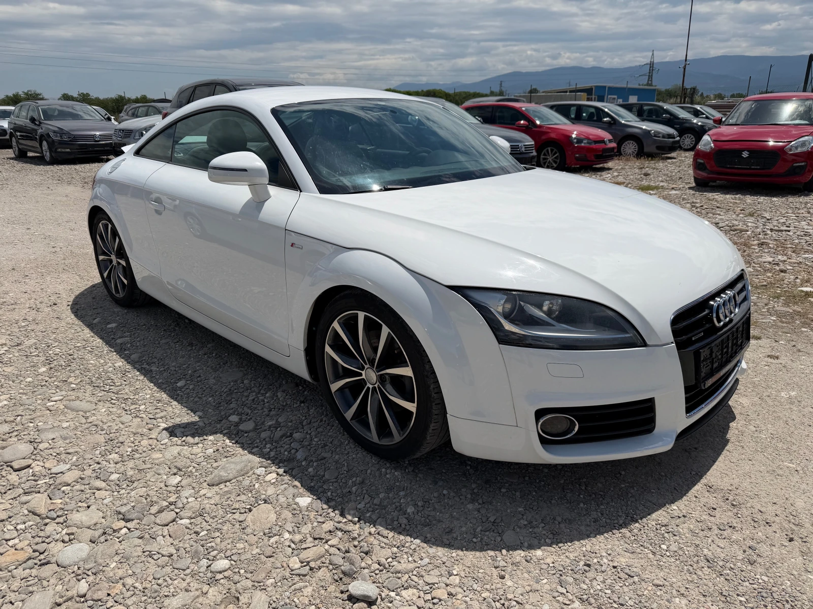 Audi Tt 2.0 TFSI QUATTRO, снимка 3 - Автомобили и джипове - 52401808