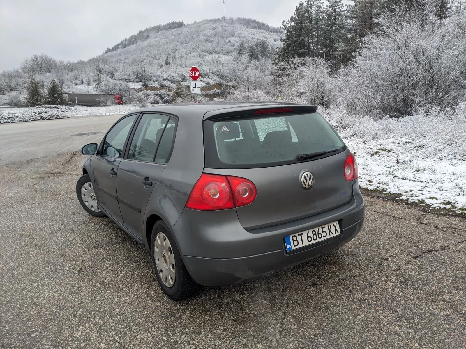 VW Golf MK 5 16V, снимка 2 - Автомобили и джипове - 53822122
