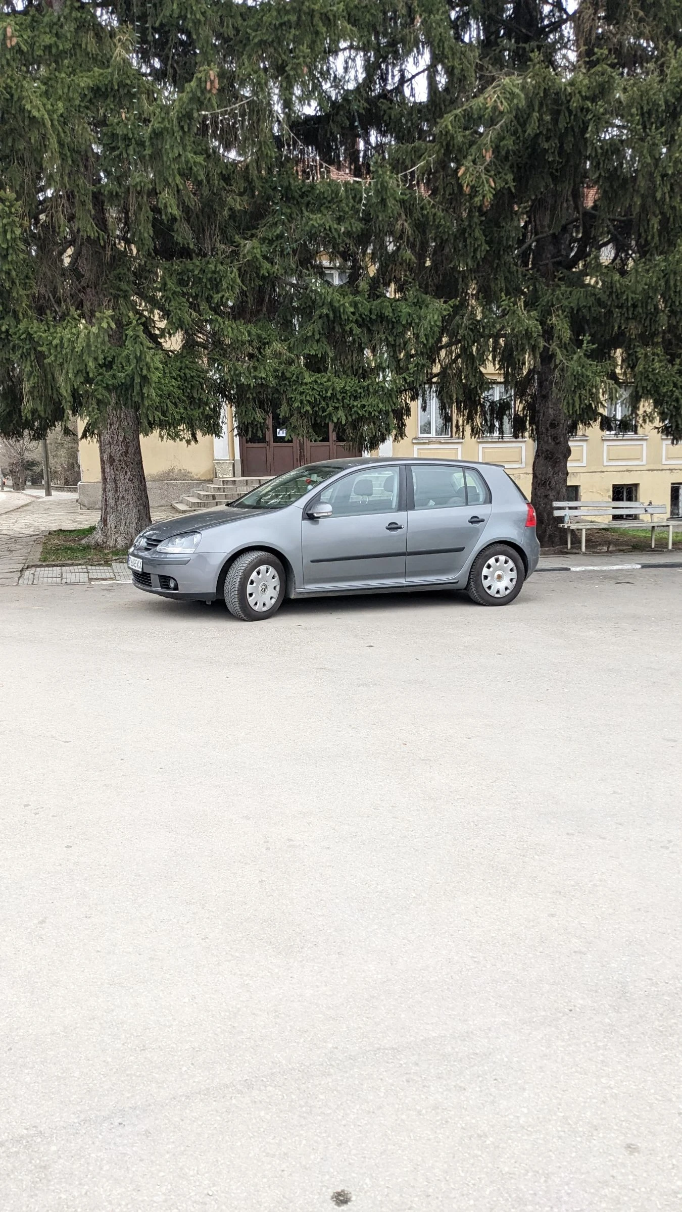 VW Golf MK 5 16V, снимка 6 - Автомобили и джипове - 53822122