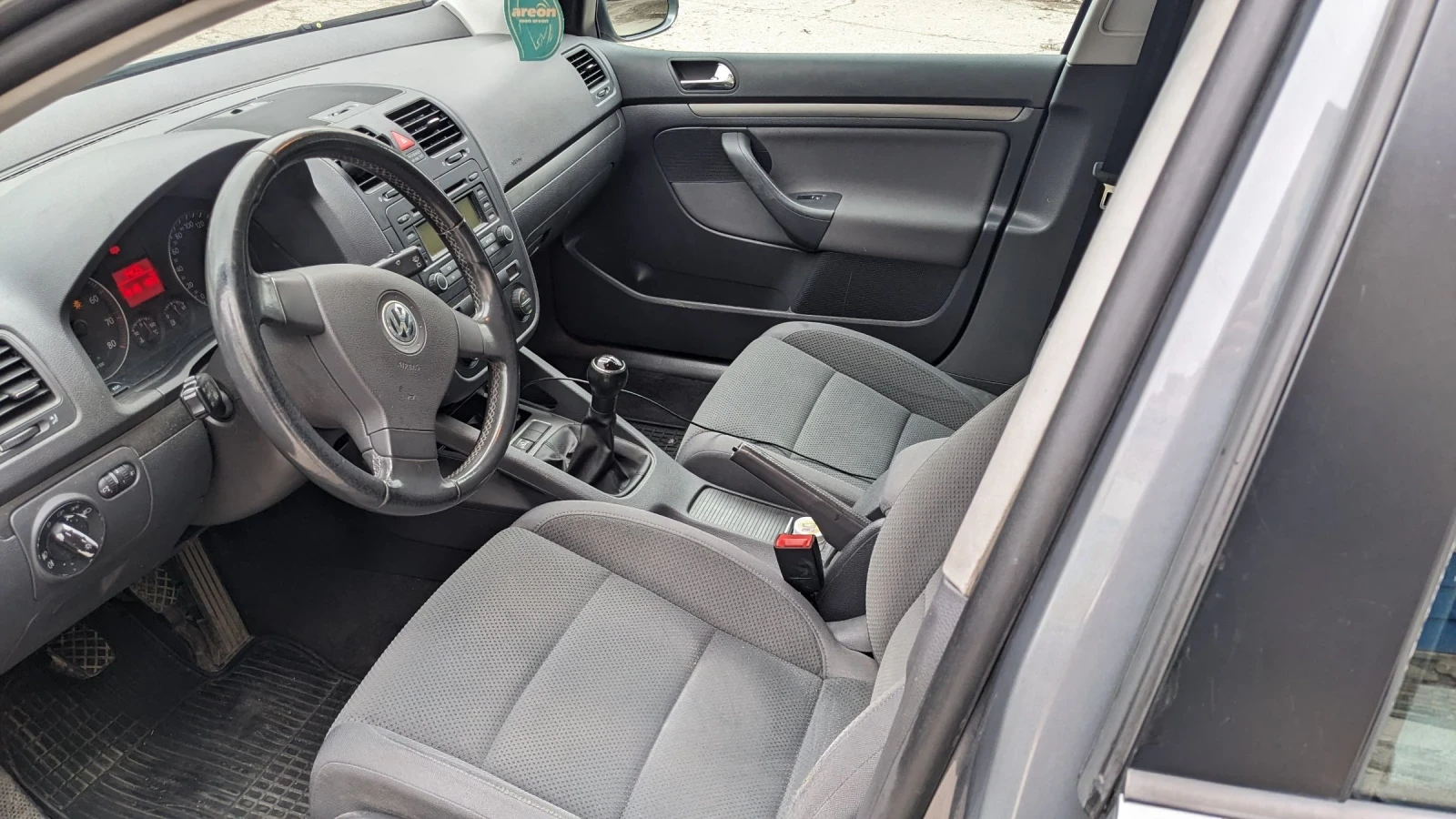 VW Golf MK 5 16V, снимка 10 - Автомобили и джипове - 53822122