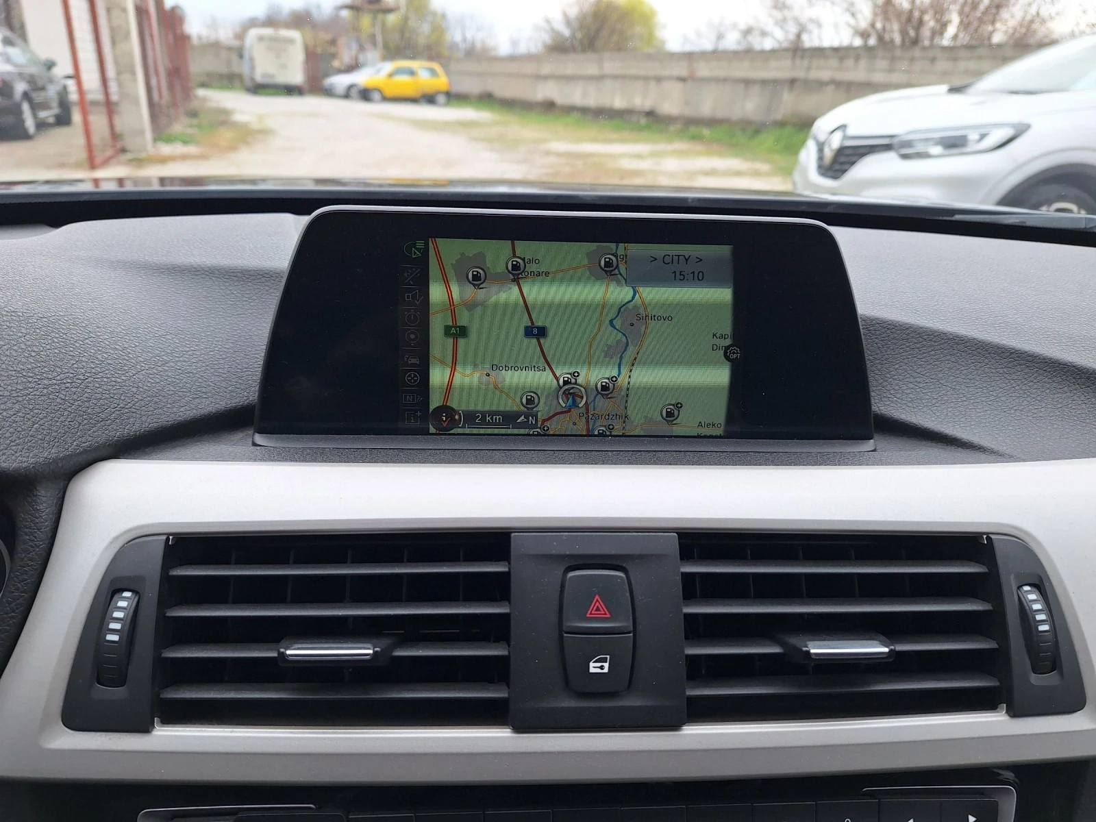 BMW 318 D* ФЕЙСЛИФТ/АВТОМАТИК-8ск/НАВИГАЦИЯ/PDC/2017г* , снимка 14 - Автомобили и джипове - 53944863